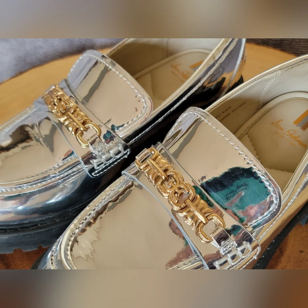 Sam Edelman Kids Sz 2 Teo Platform Metallic Silver Loafers with Gold Chain